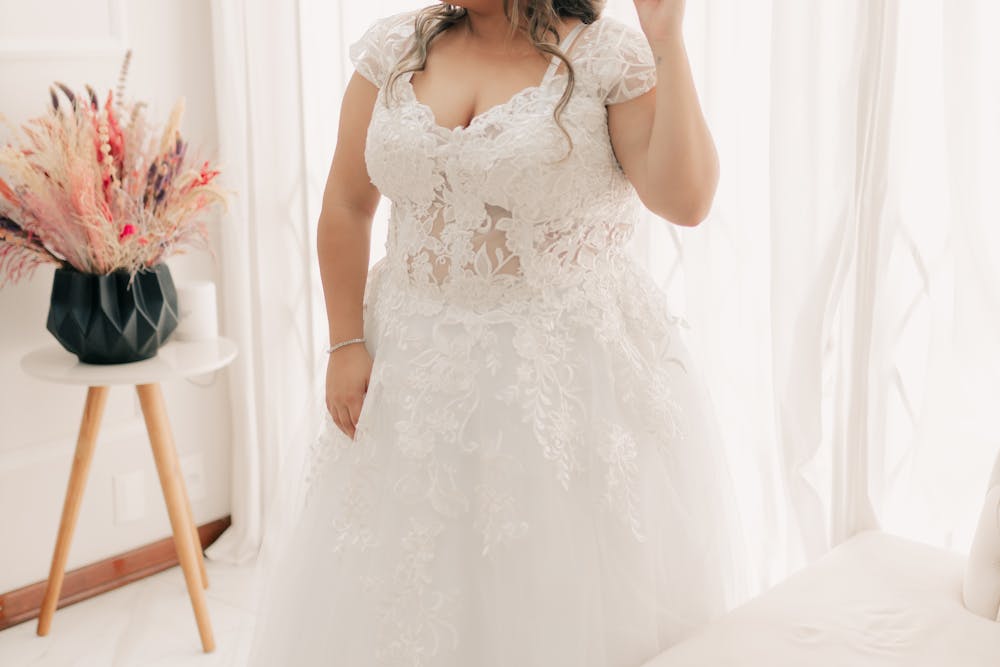 Suknie ślubne plus size – jak wybrać idealną kreację na ten wyjątkowy dzień